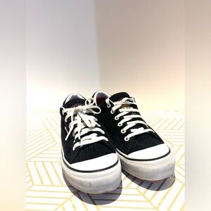 Vans UA style 29 low top shoes